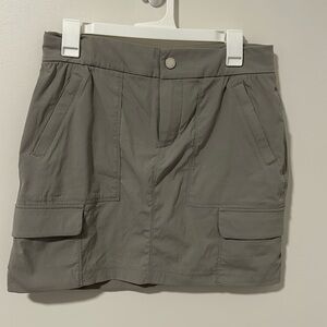 Athleta Gray Cargo Skort Hiking Running Athletic Travel Size 6